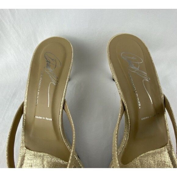 Donald J. Pliner Gold Sandals! Gorgeous. 10. - Picture 5 of 13
